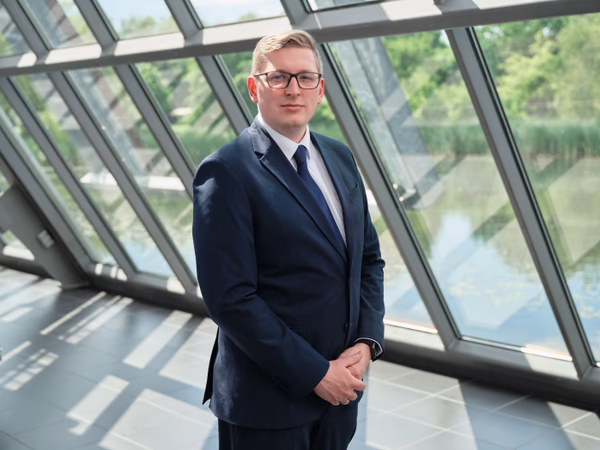 Chris Wojzechowski - AWARE7 Portrait