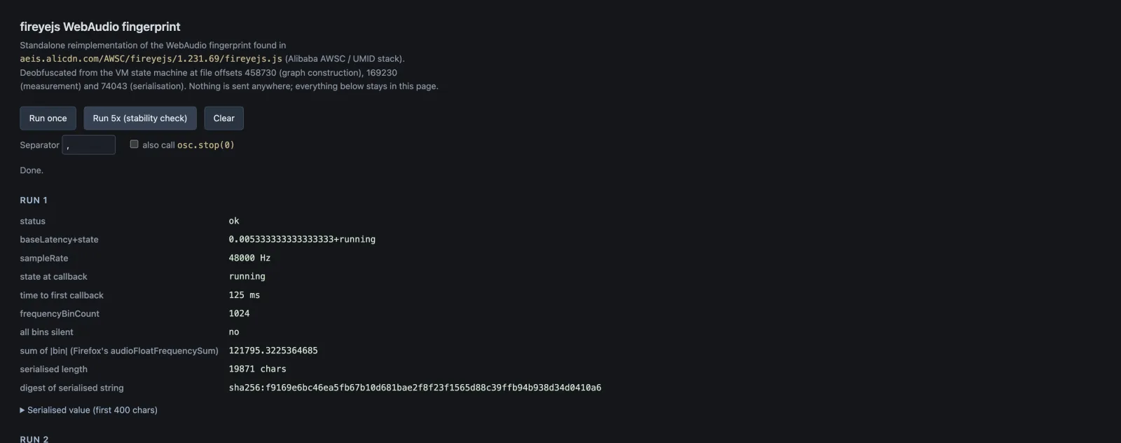 Fünf Durchläufe der nachgebauten fireyejs-Fingerprint-Routine liefern identische Frequenzdaten und denselben Hash