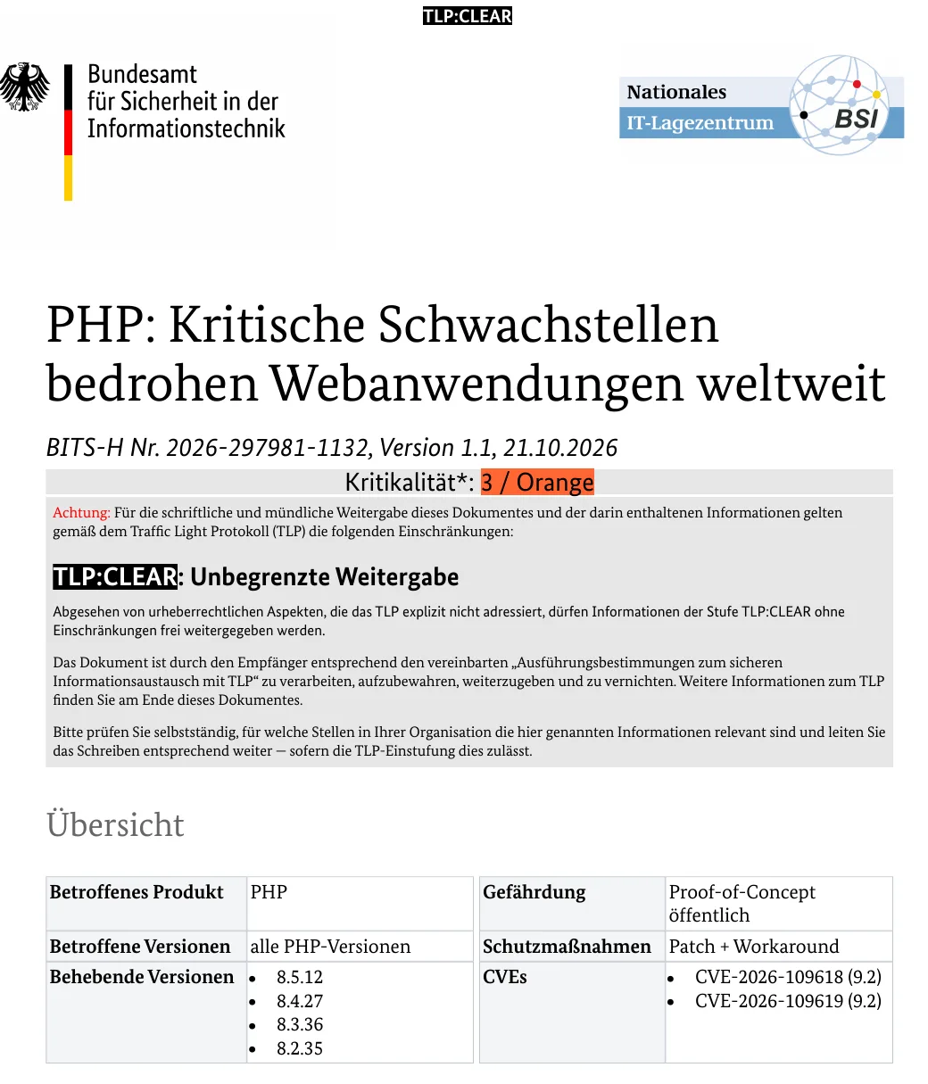 Erste Seite der BSI-Cybersicherheitswarnung BITS-H 2026-297981-1132 zu PHP, Version 1.1 vom 21. Oktober 2026, Kritikalität 3 / Orange, TLP:CLEAR, mit Übersicht der behebenden Versionen 8.5.12, 8.4.27, 8.3.36 und 8.2.35